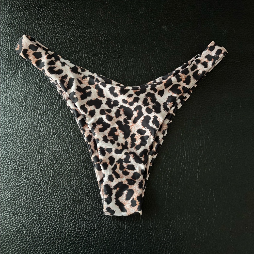 Shein Leopard Bikini Bottoms, Size Large
